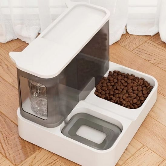 Distributeur de croquette pour chat de luxe